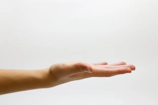 Mẫu câu: Excuse me.