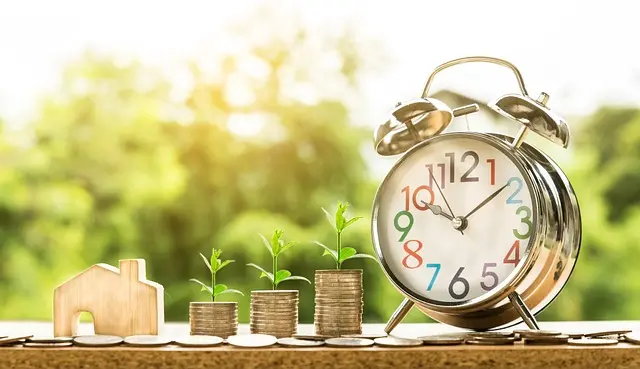 Mẫu câu: I need to change some money.