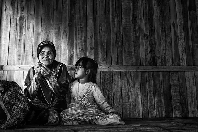 Mẫu câu: I am an only child.
