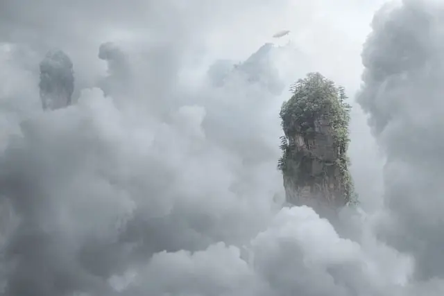 Từ vựng fantastical: [Tính từ] Kỳ ảo, kỳ quái, phi thường