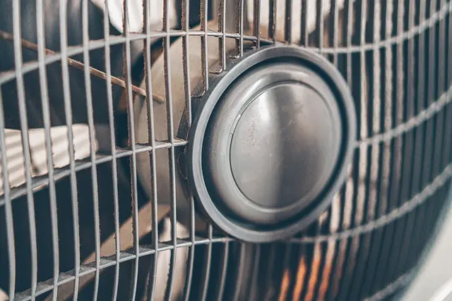 Mẫu câu: Turn off the fan, please.