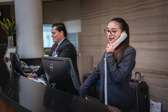 Mẫu câu: Sure, I can help.