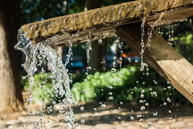 Giọt nước cố tập không chỉ mài mòn đá, nó còn khắc sâu thông điệp: cố gắng thắng mọi thứ.