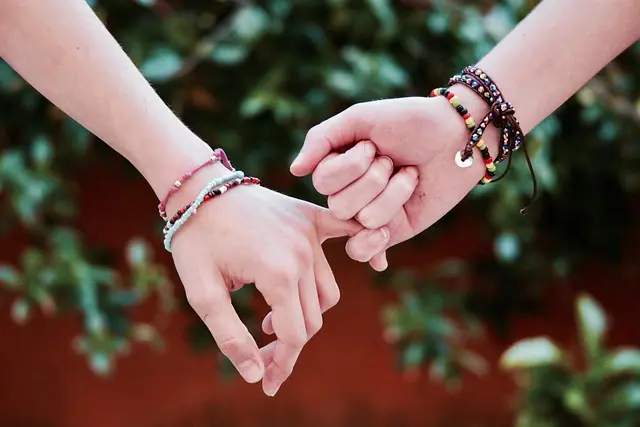 Tình yêu, vui vẻ, và tình bạn là những thứ không bao giờ hết hạn sử dụng.