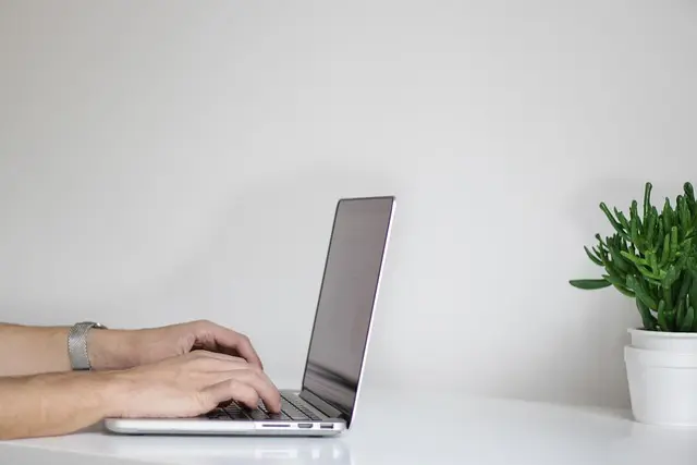 Mẫu câu: How do I connect to the Wi-Fi?